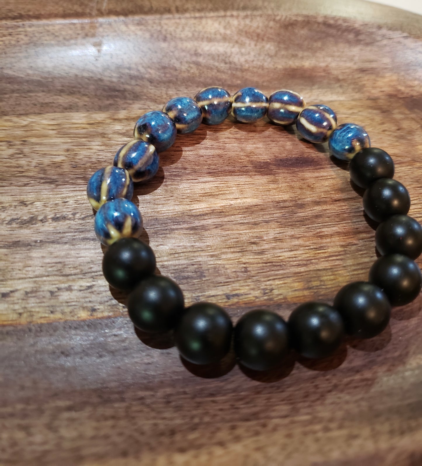 Blue and Black Contrast Beaded Bracelet