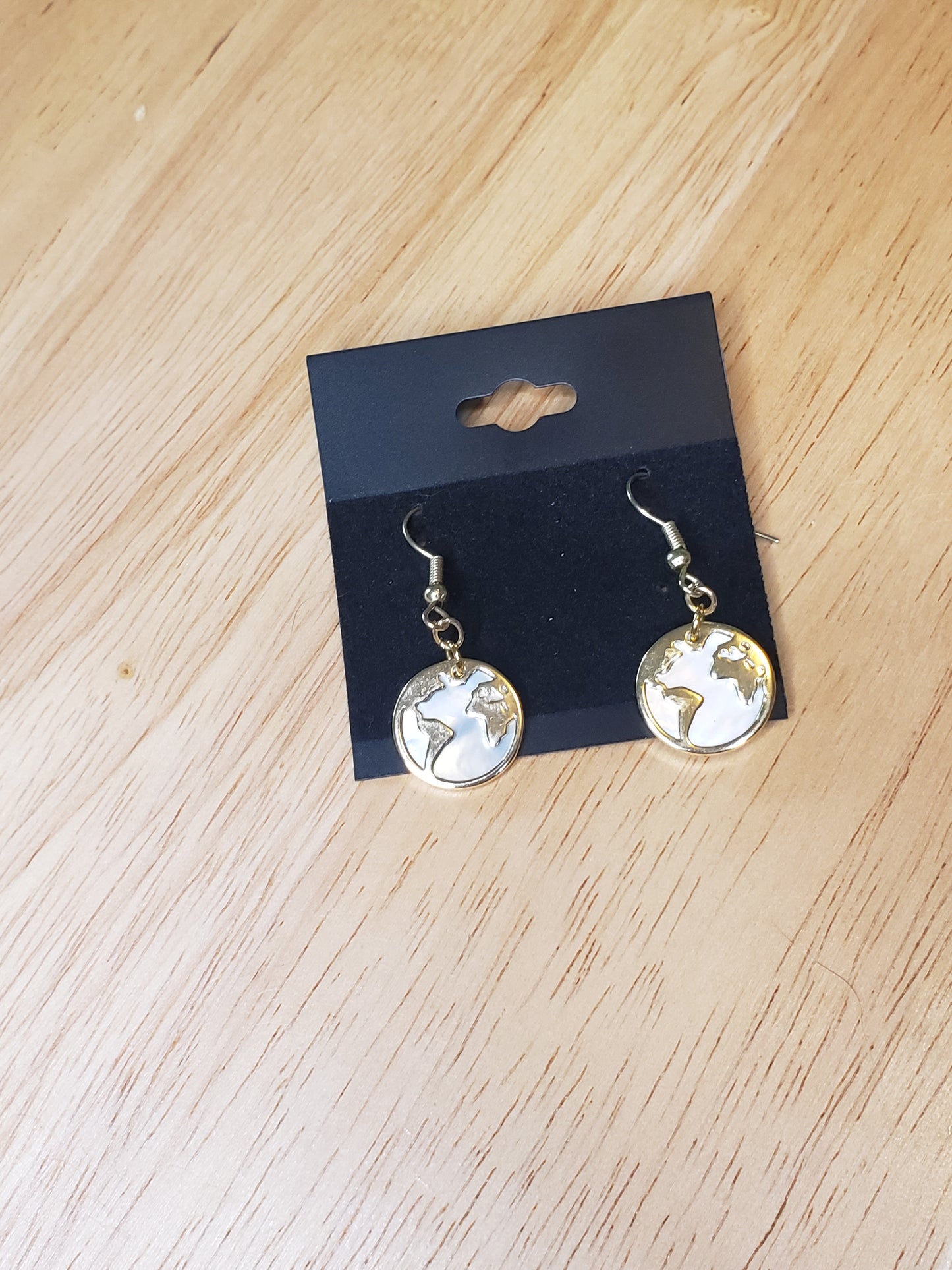 Shell Pearl World Map Earrings