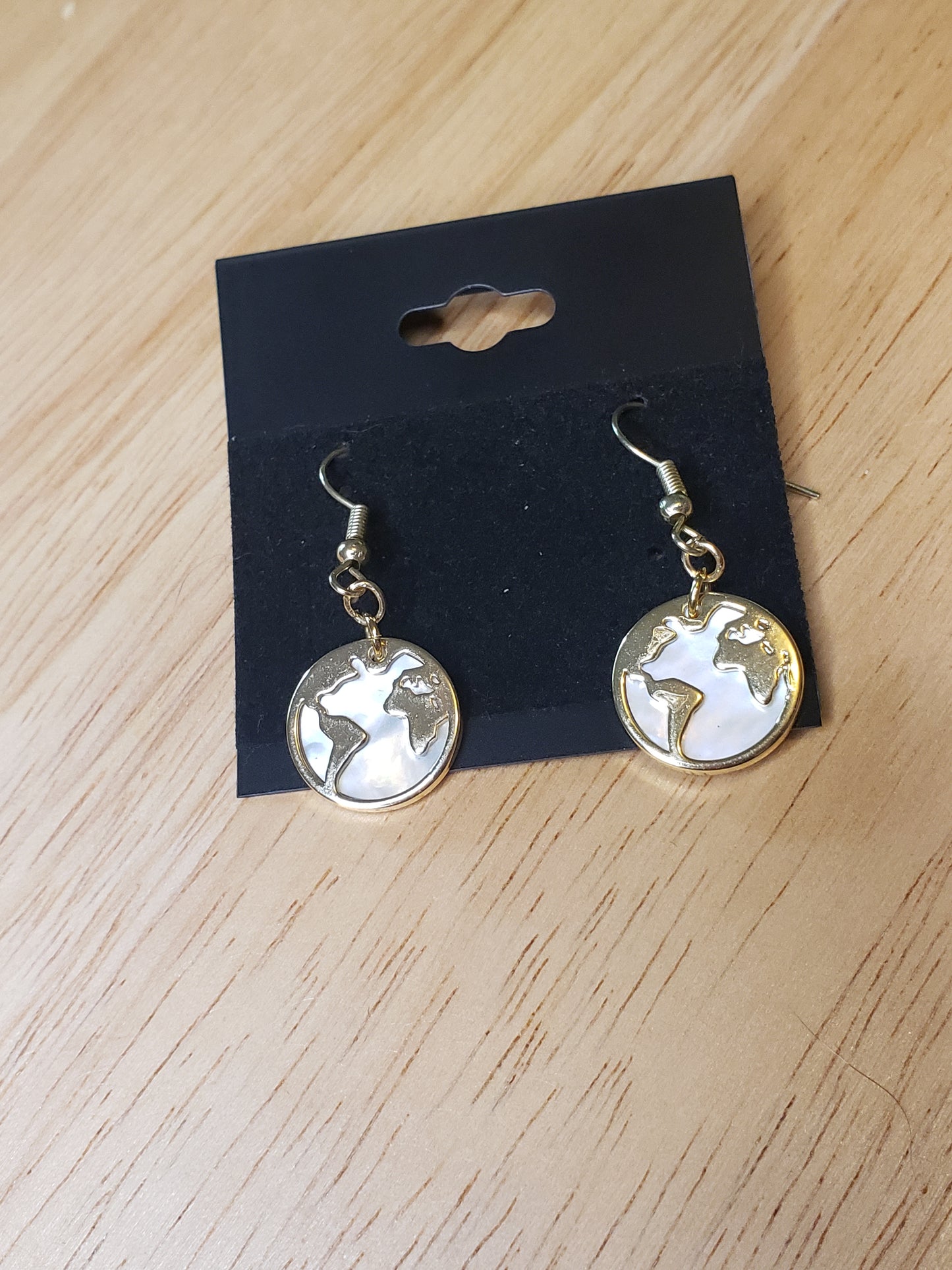 Shell Pearl World Map Earrings