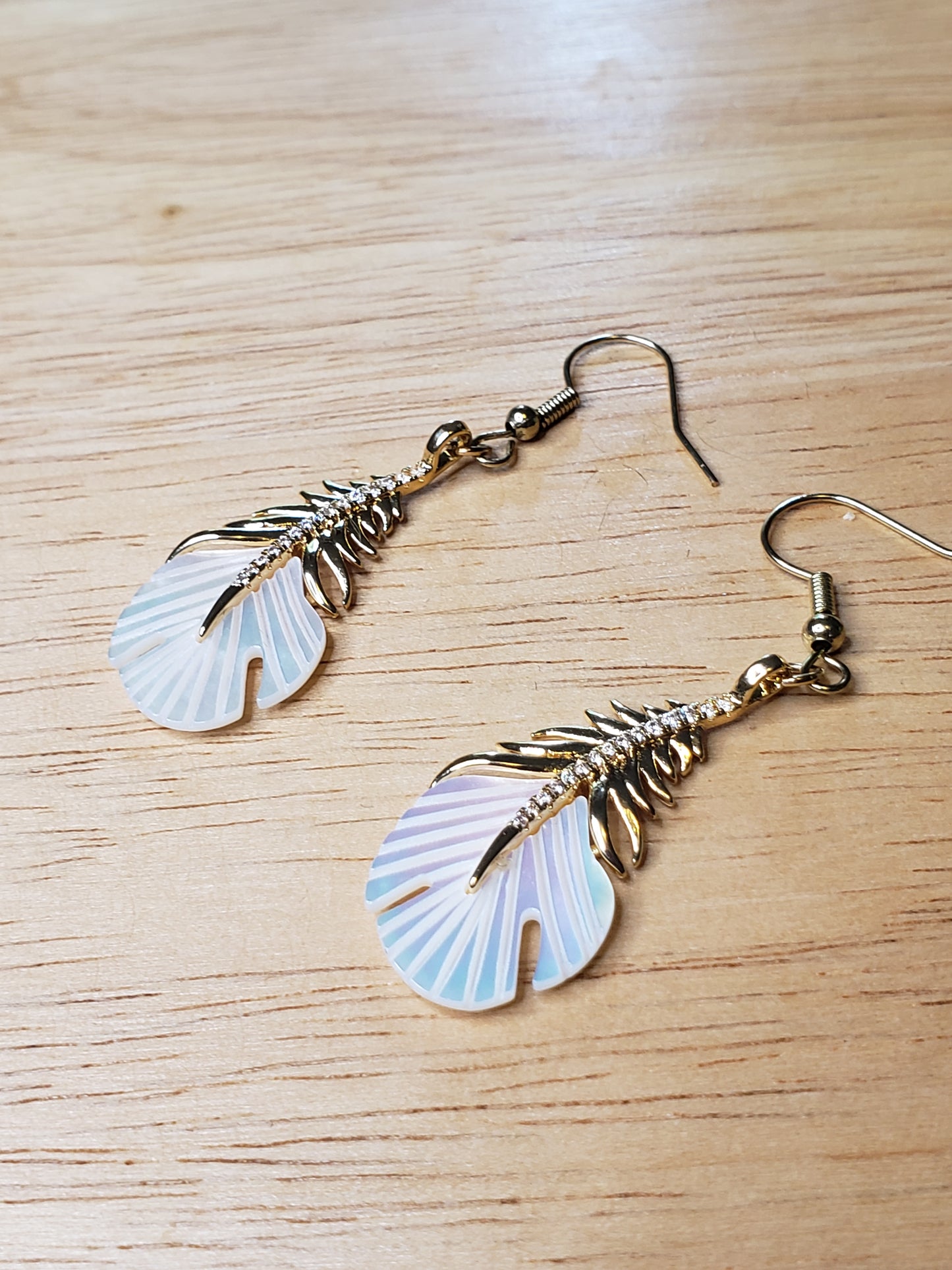 Shell Pearl Feather Earrings