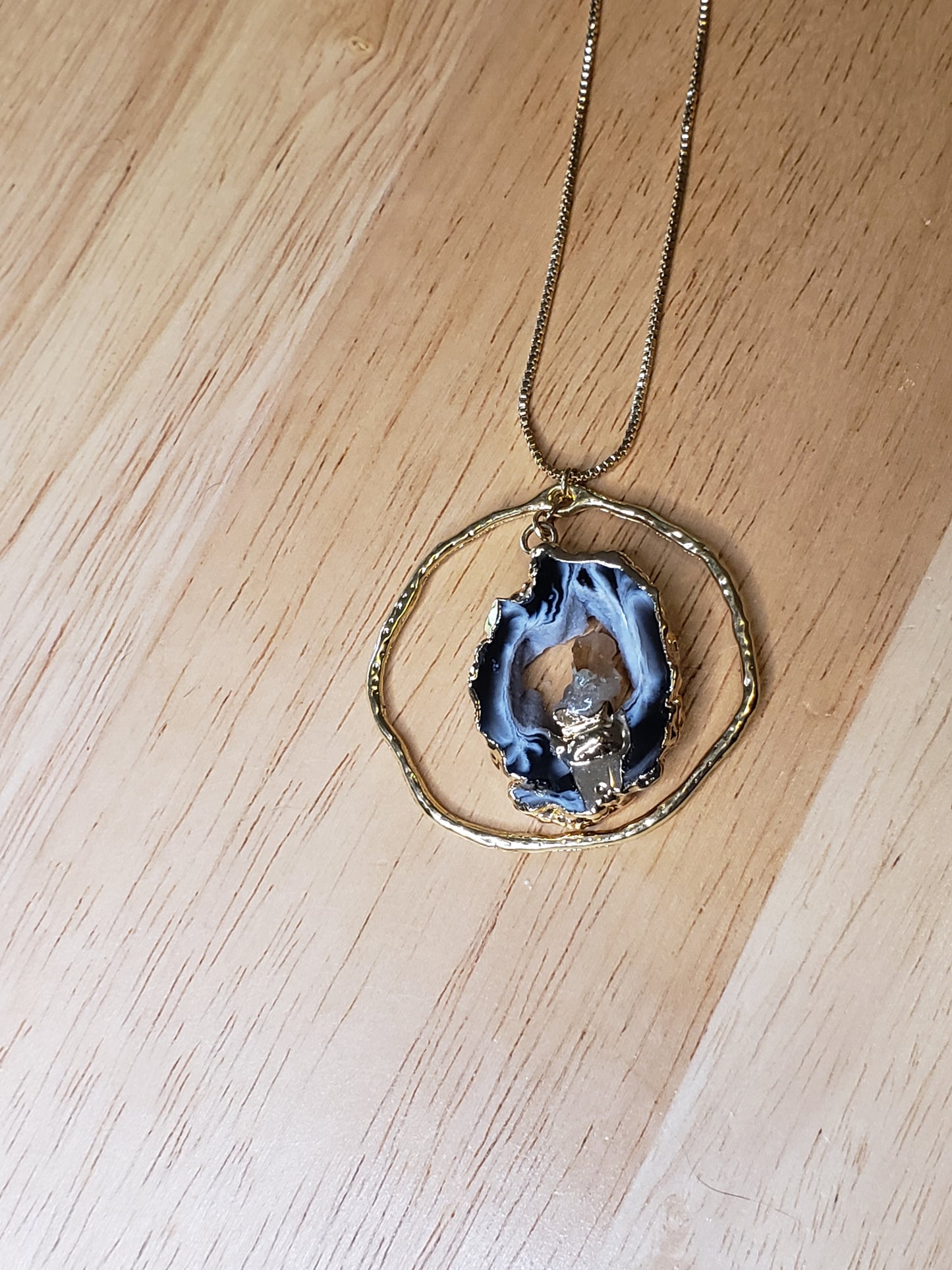 Agate Geode Slice Pendant Necklace with Gold Circle Frame