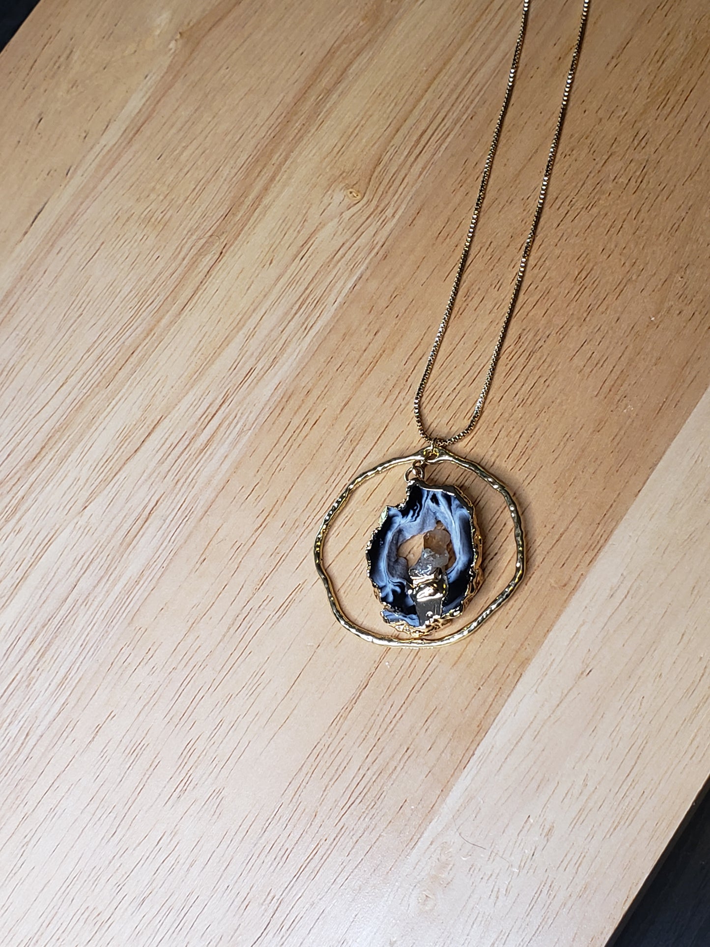 Agate Geode Slice Pendant Necklace with Gold Circle Frame