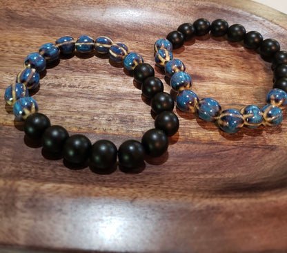 Blue and Black Contrast Beaded Bracelet